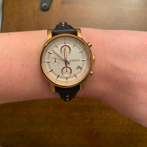 Fossil Watch - Picture 3 of 4